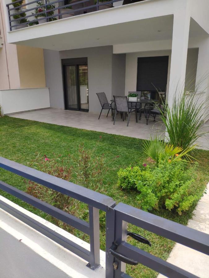 Family House Apartment Ofrinion Exterior photo
