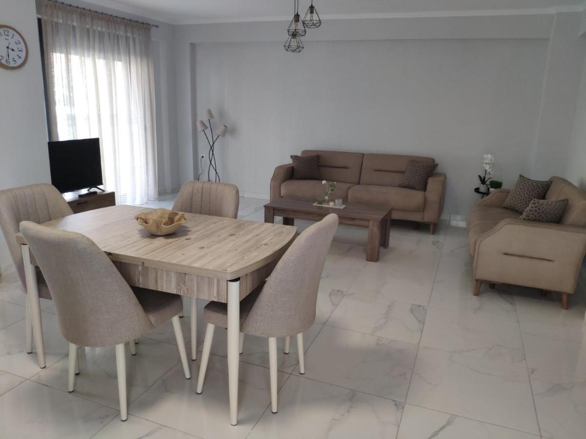 Family House Apartment Ofrinion Exterior photo